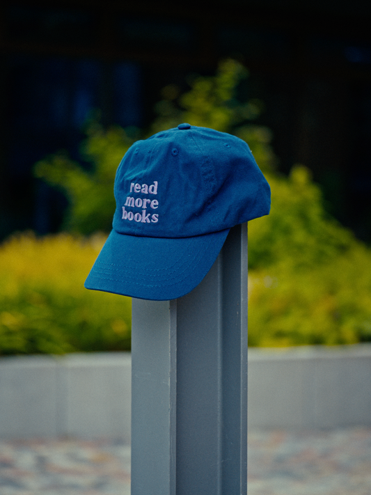 READ MORE BOOKS caps